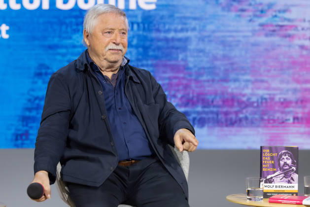 Frankfurt Book Fair 2026: Wolf Biermann presents his book *Ihr löscht das Feuer mit Benzin* on the literature stage hosted by ARD, ZDF, and 3sat, Frankfurt am Main, Hesse, Germany, Exhibition Center