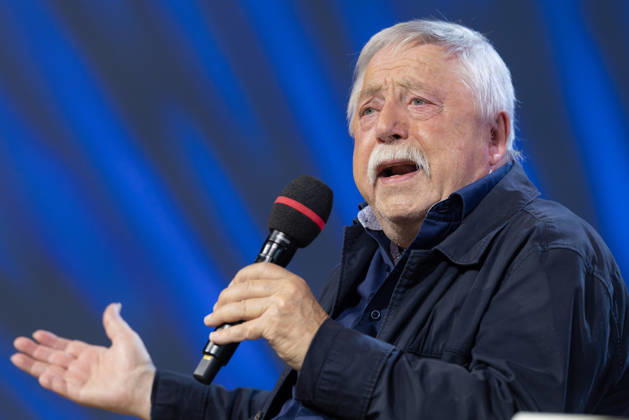 Frankfurt Book Fair 2026: Wolf Biermann presents his book *Ihr löscht das Feuer mit Benzin* on the literature stage hosted by ARD, ZDF, and 3sat, Frankfurt am Main, Hesse, Germany, Exhibition Center