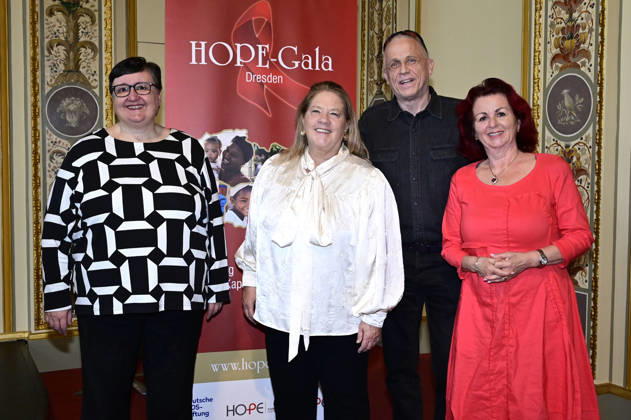 Lea Ackermann, Kathy Kelly, Stefan Hippler, and Viola Klein at the press conference and presentation of the 16th HOPE Award at the 18th Hope Gala 2026 at the Schauspielhaus Dresden, Dresden, October 8, 2026 Foto:xM.xWehnertx xFuturexImagex hope_pk_6015