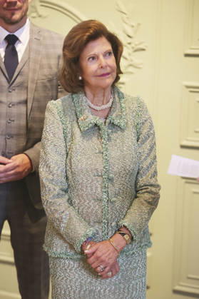 Queen Silvia of Sweden signing the Golden Book of the City of Konstanz on the occasion of the Mentor Foundation’s anniversary on Mainau Island, Mainau, October 8, 2026 Foto:xAgenturxWehnertx xGränzdörferx xFuturexImagex silvia_6004