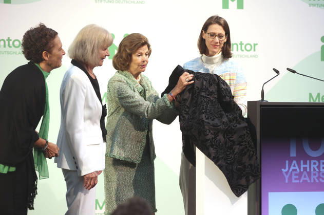 Sybille Perez, Monika Brandt, Countess Bettina Bernadotte, Queen Silvia of Sweden, and Moritz Ritter at the Mentor Future Prize award ceremony during the Mentor Foundation’s anniversary celebration on Mainau Island, Mainau, October 8, 2026 Foto:xAgenturxWehnertx xGränzdörferx xFuturexImagex silvia_6021