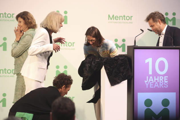 Queen Silvia of Sweden, Sybille Perez, Monika Brandt, Countess Bettina Bernadotte, and Moritz Ritter at the Mentor Future Prize award ceremony during the Mentor Foundation’s anniversary celebration on Mainau Island, Mainau, October 8, 2026 Foto:xAgenturxWehnertx xGränzdörferx xFuturexImagex silvia_6022