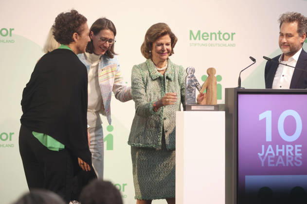 Sybille Perez, Monika Brandt, Countess Bettina Bernadotte, Queen Silvia of Sweden, and Moritz Ritter at the Mentor Future Prize award ceremony during the Mentor Foundation’s anniversary celebration on Mainau Island, Mainau, October 8, 2026 Foto:xAgenturxWehnertx xGränzdörferx xFuturexImagex silvia_6024