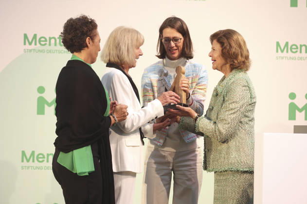 Sybille Perez, Monika Brandt, Countess Bettina Bernadotte, and Queen Silvia of Sweden at the Mentor Future Prize award ceremony during the Mentor Foundation’s anniversary celebration on Mainau Island, Mainau, October 8, 2026 Foto:xAgenturxWehnertx xGränzdörferx xFuturexImagex silvia_6026