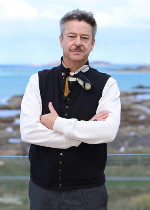 Thibault de Montalembert poses at the Emeria Hotel during the 37th Dinard British and Irish Film Festival, France, on October 8, 2026. Denis Guignebourg, Bestimage. 37th Dinard British Irish Film Festival on October 8, 2026, in Dinard, France. Dinard, France Copyright: xDenisxGuignebourgx xBestimagexDenisxGuignebourgx xBestimagex