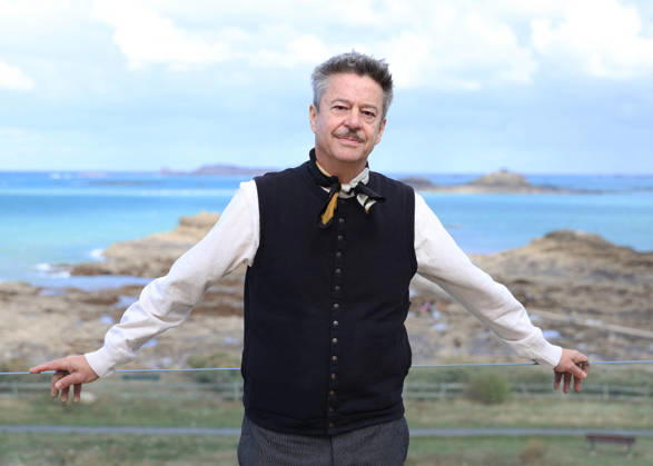 Thibault de Montalembert poses at the Emeria Hotel during the 37th Dinard British and Irish Film Festival, France, on October 8, 2026. Denis Guignebourg, Bestimage. 37th Dinard British Irish Film Festival on October 8, 2026, in Dinard, France. Dinard, France Copyright: xDenisxGuignebourgx xBestimagexDenisxGuignebourgx xBestimagex