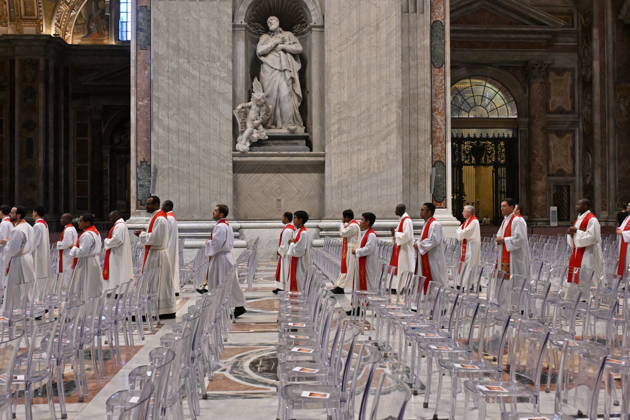 IPA89434048 - Italy, Rome, Vatican, October 8, 2026: Pope Leo XIV celebrates Holy Mass for the academic year at the Pontifical Universities in St. Peter s Basilica in the Vatican. Photograph by ALESSIA GIULIANI Catholic Press Photo Copyright: xx xAlessiaxGiuliani Catholipressphox IPA89434048
