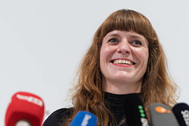 Berlin, October 8, 2026 Kerstin Wolter Ehling Members of Die Linke smile during a joint press statement by Die Linke Berlin, Alliance 90 The Greens Berlin, and the SPD Berlin following the conclusion of preliminary talks in the foyer of the Haus der Statistik, behind the media microphones. Press statement by The Left, The Greens, and the SPD in Berlin