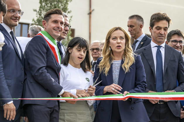 IPA89434795 - ASCOLI PICENO, ITALY OCTOBER 8, 2026: Prime Minister Giorgia Meloni attends the presentation and inauguration ceremony for the Palazzo Saladini Pilastri complex and its monumental park in Ascoli Piceno. The restoration project is part of the PINQuA program for urban regeneration and the enhancement of the city™s historical heritage. (Photo: Andrea Vagnoni IPA Agency)  Copyright: xAndreaxVagnonix xx IPA89434795