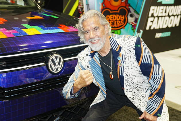 October 8, 2026, New York, New York, USA: Video game designer and Tetris co-founder HENK ROGERS at 2026 New York Comic Con at the Javits Center on October 8, 2026 in New York. HENK ROGERS is on had to welcome the next evolution of Tetris as it moves into the dashboard of a 2027 Volkswagen Atlas. Volkswagen is bringing Tetris to its vehicles through AirConsole, an in car gaming platform that turns the vehicle s infotainment screen into a gaming display, with smartphones serving as the controllers. The games are designed to be played while the vehicle is parked, creating a new kind of entertainment experience inside the car. New York USA - ZUMAb148 20261008_zap_b148_006 Copyright: xBryanxSmithx