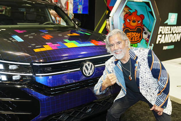 October 8, 2026, New York, New York, USA: Video game designer and Tetris co-founder HENK ROGERS at 2026 New York Comic Con at the Javits Center on October 8, 2026 in New York. HENK ROGERS is on had to welcome the next evolution of Tetris as it moves into the dashboard of a 2027 Volkswagen Atlas. Volkswagen is bringing Tetris to its vehicles through AirConsole, an in car gaming platform that turns the vehicle s infotainment screen into a gaming display, with smartphones serving as the controllers. The games are designed to be played while the vehicle is parked, creating a new kind of entertainment experience inside the car. New York USA  - ZUMAb148 20261008_zap_b148_019 Copyright: xBryanxSmithx