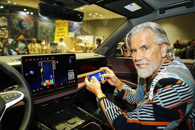 October 8, 2026, New York, New York, USA: Video game designer and Tetris co-founder HENK ROGERS at 2026 New York Comic Con at the Javits Center on October 8, 2026 in New York. HENK ROGERS is on had to welcome the next evolution of Tetris as it moves into the dashboard of a 2027 Volkswagen Atlas. Volkswagen is bringing Tetris to its vehicles through AirConsole, an in car gaming platform that turns the vehicle s infotainment screen into a gaming display, with smartphones serving as the controllers. The games are designed to be played while the vehicle is parked, creating a new kind of entertainment experience inside the car. New York USA - ZUMAb148 20261008_zap_b148_022 Copyright: xBryanxSmithx