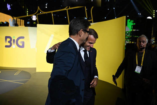President Macron at Bpifrance Inno Generation - Paris France s President Emmanuel Macron greets General Manager of the Banque Publique d’Investissement (Bpifrance) Nicolas Dufourcq on stage during the Bpifrance Inno Generation (BIG) event, one of Europe’s largest gatherings dedicated to entrepreneurs, in Paris, France on October 8, 2026. Photo by Jeanne Accorsini Pool ABACAPRESS.COM Paris France  Copyright: xAccorsinixJeanne Pool ABACAx
