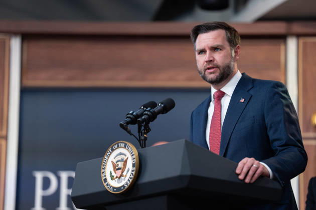 JD Vance During Immigration Program Announcement - Washington Vice President JD Vance gives remarks during an announcement in the South Court Auditorium of the Eisenhower Executive Office Building at the White House in Washington, DC, US, on Thursday, Oct. 8, 2026. The Trump administration said Thursday that it would suspend an immigration program for multiple tech firms, including Microsoft Corp., alleging widespread abuse of a worker visa system. Photo by Aaron Schwartz Pool ABACAPRESS.COM Washington District of Columbia Copyright: xPool ABACAx