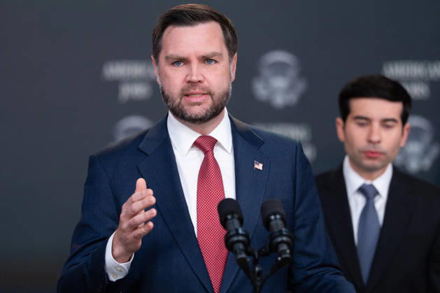 JD Vance During Immigration Program Announcement - Washington Vice President JD Vance gives remarks during an announcement in the South Court Auditorium of the Eisenhower Executive Office Building at the White House in Washington, DC, US, on Thursday, Oct. 8, 2026. The Trump administration said Thursday that it would suspend an immigration program for multiple tech firms, including Microsoft Corp., alleging widespread abuse of a worker visa system. Photo by Aaron Schwartz Pool ABACAPRESS.COM Washington District of Columbia Copyright: xPool ABACAx