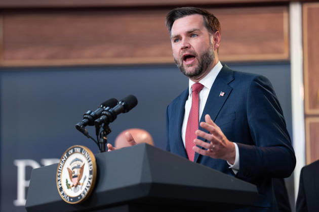 JD Vance During Immigration Program Announcement - Washington Vice President JD Vance gives remarks during an announcement in the South Court Auditorium of the Eisenhower Executive Office Building at the White House in Washington, DC, US, on Thursday, Oct. 8, 2026. The Trump administration said Thursday that it would suspend an immigration program for multiple tech firms, including Microsoft Corp., alleging widespread abuse of a worker visa system. Photo by Aaron Schwartz Pool ABACAPRESS.COM Washington District of Columbia Copyright: xPool ABACAx