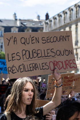 Students Demonstration Over Education Conditions - Bordeaux High school students demonstrate in the streets during a nationwide mobilization calling for more resources and improved conditions in school, in Bordeaux, France, on October 8, 2026. Photo by Margot Le Gonidec ABACAPRESS.COM Bordeaux France Copyright: xLexGonidecxMargot ABACAx