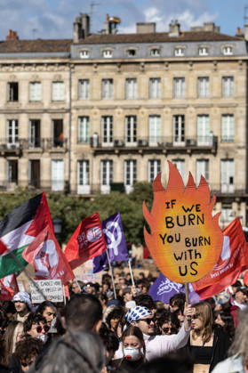 Students Demonstration Over Education Conditions - Bordeaux High school students demonstrate in the streets during a nationwide mobilization calling for more resources and improved conditions in school, in Bordeaux, France, on October 8, 2026. Photo by Margot Le Gonidec ABACAPRESS.COM Bordeaux France Copyright: xLexGonidecxMargot ABACAx