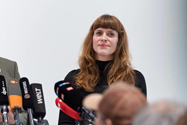 Berlin, October 8, 2026 Kerstin Wolter Ehling A member of Die Linke listens during a joint press conference held by Die Linke Berlin, Alliance 90 The Greens Berlin, and the SPD Berlin following the conclusion of preliminary talks in the foyer of the Haus der Statistik regarding a press statement by Die Linke, the Greens, and the SPD in Berlin