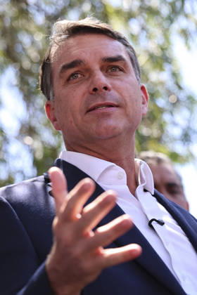 Brazilian presidential candidate Flavio Bolsonaro of the Liberal Party BRASILIA, BRAZIL - OCTOBER 08 : Brazilian presidential candidate Flavio Bolsonaro of the Liberal Party (PL) attends a meeting with elected governors ahead of the presidential runoff election, in Brasilia, Brazil on October 08, 2026. Mateus Bonomi Anadolu Brasilia Brazil. Editorial use only. Please get in touch for any other usage. Copyright: x2026xAnadoluxMateusxBonomix