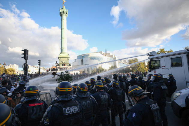 Student Protest - Paris Police forces during a demonstration at Place de la Bastille, in Paris, France on October 8, 2026, as part of a nationwide protest movement over learning conditions. Since late September, pupils have barred the entrances to hundreds of schools, complaining of teacher absences, overloaded timetables, dilapidated classrooms and buildings ill-adapted to rising temperatures, among other grievances. Photo by Raphael Lafargue ABACAPRESS.COM Paris France  Copyright: xLafarguexRaphael ABACAx