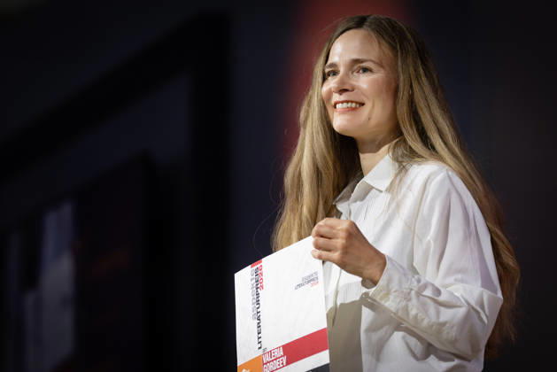 Frankfurt Book Fair 2026: Valeria Gordeev receives the 2026 aspekte Literature Prize for her book *The Cicada Emerges from Its Shiny Golden Shell*, Frankfurt am Main, Hesse, Germany, Exhibition Grounds