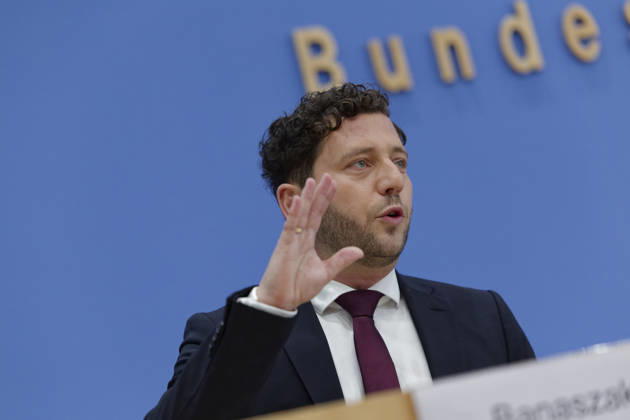 Greens Unveil Plan for Germany October 8, 2026, Germany, Berlin: Federal press conference to present the Green Party’s Bundestag caucus’s flagship resolution, Our Plan for Germany. Pictured: Felix Banaszak, Federal Chair of Alliance 90 The Greens