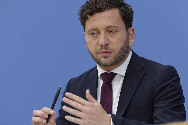 Greens Present Plan for Germany October 8, 2026, Germany, Berlin: Federal press conference to present the Green Party’s Bundestag caucus’s flagship resolution, Our Plan for Germany. Pictured: Felix Banaszak, Federal Chair of Alliance 90 The Greens