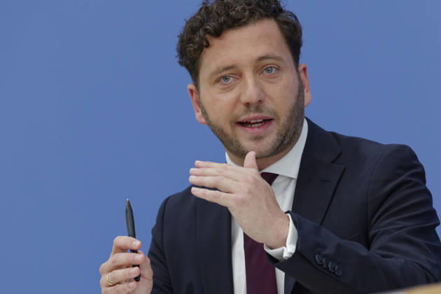 Greens Present Plan for Germany October 8, 2026, Germany, Berlin: Federal press conference to present the Green Party’s Bundestag caucus’s flagship resolution, Our Plan for Germany. Pictured: Felix Banaszak, Federal Chair of Alliance 90 The Greens