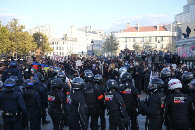 Clashes With Police During Students Protest - Paris Clash between high-school students and policemen during high-school students demonstration at Place de la Bastille, in Paris, France on October 8, 2026, as part of a nationwide protest movement over learning conditions. Since late September, pupils have barred the entrances to hundreds of schools, complaining of teacher absences, overloaded timetables, dilapidated classrooms and buildings ill-adapted to rising temperatures, among other grievances. Photo by Raphael Lafargue ABACAPRESS.COM Paris France Copyright: xLafarguexRaphael ABACAx