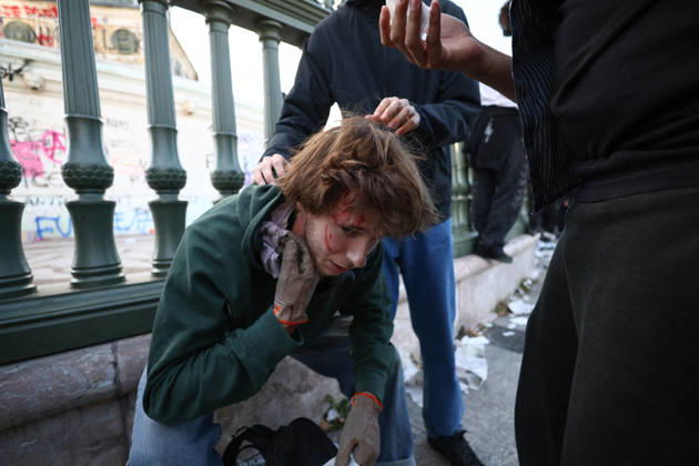 Clashes With Police During Students Protest - Paris Clash between high-school students and policemen during high-school students demonstration at Place de la Bastille, in Paris, France on October 8, 2026, as part of a nationwide protest movement over learning conditions. Since late September, pupils have barred the entrances to hundreds of schools, complaining of teacher absences, overloaded timetables, dilapidated classrooms and buildings ill-adapted to rising temperatures, among other grievances. Photo by Raphael Lafargue ABACAPRESS.COM Paris France Copyright: xLafarguexRaphael ABACAx