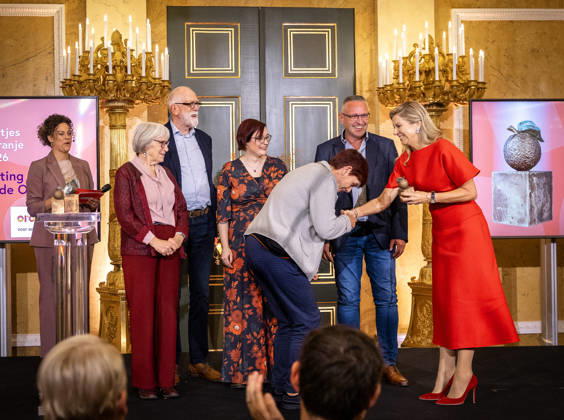 08-10-2026 Palace Queen Maxima presented the 2026 Appeltjes van Oranje awards at palace Noordeinde in The Hague. Winners Stchting Doors Wide Open. Â Copyright: xPPEx