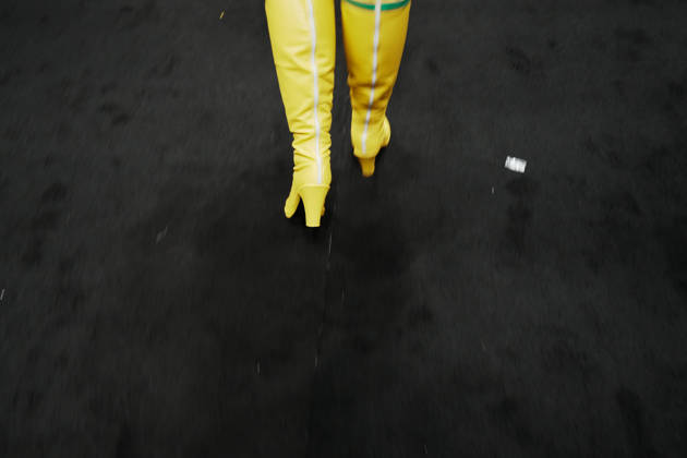 October 8, 2026, New York, New York, USA: A woman in yellow boots at the 2026 New York Comic Con at the Javits Center on October 8, 2026 in New York. New York USA  - ZUMAb148 20261008_zap_b148_053 Copyright: xBryanxSmithx