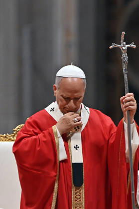IPA89439176 - Italy, Rome, Vatican, October 8, 2026: Pope Leo XIV celebrates Holy Mass for the academic year at the Pontifical Universities in St. Peter s Basilica in the Vatican. Photograph by ALESSIA GIULIANI Catholic Press Photo  Copyright: xx xAlessiaxGiuliani Catholipressphox IPA89439176