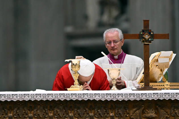 IPA89439170 - Italy, Rome, Vatican, October 8, 2026: Pope Leo XIV celebrates Holy Mass for the start of the academic year at the Pontifical Universities in St. Peter s Basilica in the Vatican. Photograph by ALESSIA GIULIANI Catholic Press Photo  Copyright: xx xAlessiaxGiuliani Catholipressphox IPA89439170