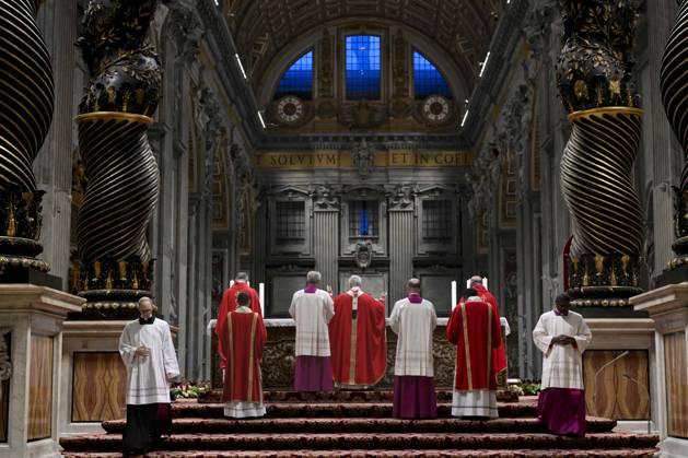 IPA89439406 - Italy, Rome, Vatican, October 8, 2026: Pope Leo XIV presides over Holy Mass for the inauguration of the academic year at the pontifical universities in St. Peter s Basilica in the Vatican. Photo by VATICAN MEDIA Catholic Press Photo Copyright: xVATICANxMEDIA xCatholicxPressxPhotox xx IPA89439406