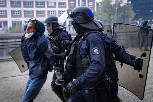 Clashes erupt during student protest in Strasbourg STRASBOURG, FRANCE - OCTOBER 8: A protester is detained by police officers during a spontaneous student demonstration in Strasbourg, France, on October 8, 2026. The demonstration moved through different areas of the city and was marked by clashes between protesters and police. Sathiri Kelpa Anadolu Strasbourg France. Editorial use only. Please get in touch for any other usage.  Copyright: x2026xAnadoluxSathirixKelpax