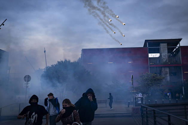 Clashes erupt during student protest in Strasbourg STRASBOURG, FRANCE - OCTOBER 8: Hundreds of students organized a spontaneous protest, often referred to as a wildcat demonstration, that moved through different areas of Strasbourg, France, on October 8, 2026. The demonstration was marked by clashes between protesters and police as students marched through the city during a day of national protest over education conditions and the 2027 education budget. Sathiri Kelpa Anadolu Strasbourg France. Editorial use only. Please get in touch for any other usage.  Copyright: x2026xAnadoluxSathirixKelpax