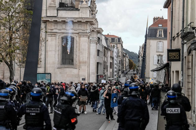 Police clash with students during education protest in Nancy NANCY, FRANCE - OCTOBER 8: Police officers throw tear gas as students stage a protest against education conditions in Nancy, France, on October 8, 2026. High school students across the country took part in a nationwide mobilization to demand greater educational resources and improved school conditions. Muhammed Said Tako Anadolu Nancy France. Editorial use only. Please get in touch for any other usage.  Copyright: x2026xAnadoluxMuhammedxSaidxTakox
