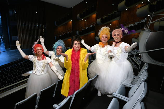 Cast of *Trude m* and the little divertissement. It is staged annually by the Cäcilia Wolkenburg Theater Group at the Cologne Men’s Chorus (KMGV). All performers on stage are volunteers. The 2027 program is titled Wat e Thiater and pays tribute to the unforgettable Trude Herr, as well as a celebration of the return to the