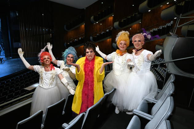 Cast of *Trude m* and the little divertissement. It is staged annually by the Cäcilia Wolkenburg Theater Group at the Cologne Men’s Chorus (KMGV). All performers on stage are volunteers. The 2027 program is titled Wat e Thiater and pays tribute to the unforgettable Trude Herr, as well as a celebration of the return to the