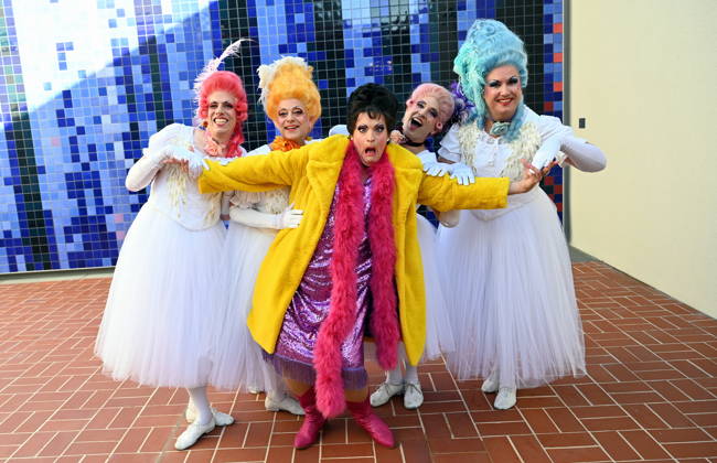 Cast of the short divertissement. It is staged annually by the Cäcilia Wolkenburg Theater Group, part of the Cologne Men’s Chorus (KMGV). All performers on stage are volunteers. The 2027 program is titled *Wat e Thiater* and pays homage to the unforgettable Trude Herr, as well as a celebration of the return to the newly renovated Cologne Opera