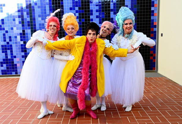 Cast of the short divertissement. It is staged annually by the Cäcilia Wolkenburg Theater Group, part of the Cologne Men’s Chorus (KMGV). All performers on stage are volunteers. The 2027 program is titled *Wat e Thiater* and pays homage to the unforgettable Trude Herr, as well as a celebration of the return to the newly renovated Cologne Opera