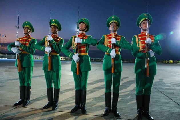 TURKMENISTAN, BALKAN PROVINCE - OCTOBER 8, 2026: Guards of honour attend a ceremony to welcome the arrival of Vladimir Putin, President of Russia, ahead of a meeting of the CIS (Commonwealth of Independent States) Council of Heads of State in Turkmenbasy Turkmenistan - ZUMAt113 20261008_zaa_t113_774 Copyright: xVladimirxSmirnovx