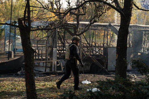 Russian Strike Hits Kramatorsk Buses A first responder walks past the burned frame of a passenger bus at the site of a Russian strike in Kramatorsk, Donetsk region, Ukraine, on October 8, 2026. Ukrainian authorities said a Russian guided bomb struck two scheduled passenger buses in Kramatorsk at about 10:00. At least 30 people were killed and at least 18 wounded, while Ukraine s State Emergency Service later reported 33 deaths; public transport in Kramatorsk and nearby Sloviansk was suspended after the attack. Kramatorsk Donetsk Ukraine Copyright: xOrixAviramx