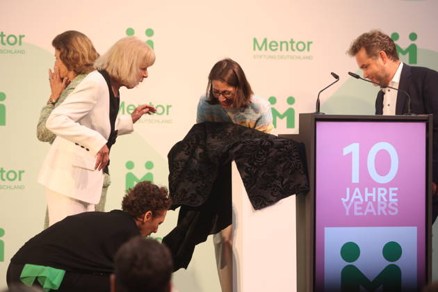 Sybille Perez, Monika Brandt, Countess Bettina Bernadotte, Queen Silvia of Sweden, and Moritz Ritter at the Mentor Future Prize award ceremony during the Mentor Foundation’s anniversary celebration on Mainau Island, Mainau, October 8, 2026 Copyright: xAgenturxMatthiasxWehnertx xM.xGränzdörferx