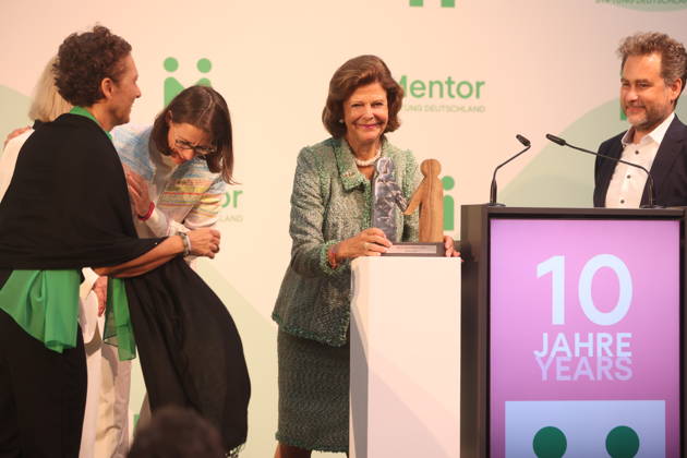 Sybille Perez, Monika Brandt, Countess Bettina Bernadotte, Queen Silvia of Sweden, and Moritz Ritter at the Mentor Future Prize award ceremony during the Mentor Foundation’s anniversary celebration on Mainau Island, Mainau, October 8, 2026 Copyright: xAgenturxMatthiasxWehnertx xM.xGränzdörferx