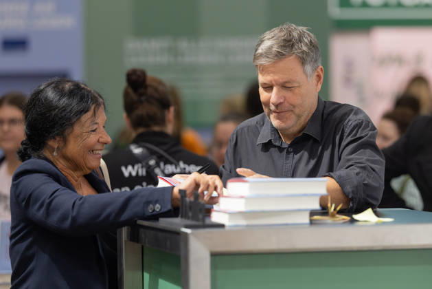 Frankfurt Book Fair 2026: Robert Habeck will be signing copies of his new book, *Arctic Meltdown*, at the Thalia booth, Frankfurt am Main, Hesse, Germany, at the exhibition grounds