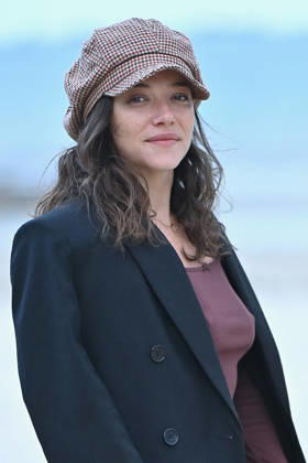 37th Dinard British Irish Film Festival Day 2 FC Jury members Zoe Adjani, attend the inauguration of the beach hut bearing Amira Casar name during Day Two of the 37th Dinard British Irish Film Festival on October 8, 2026 in Dinard, France Photo by Franck Castel ABACAPRESS.COM Dinard Copyright: xCastelxFranck ABACAx