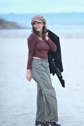 37th Dinard British Irish Film Festival Day 2 FC Jury members Zoe Adjani, attend the inauguration of the beach hut bearing Amira Casar name during Day Two of the 37th Dinard British Irish Film Festival on October 8, 2026 in Dinard, France Photo by Franck Castel ABACAPRESS.COM Dinard Copyright: xCastelxFranck ABACAx